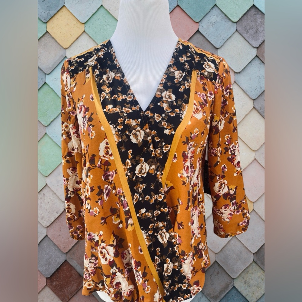 Zac & Rachel Petite Floral Wrap Top
